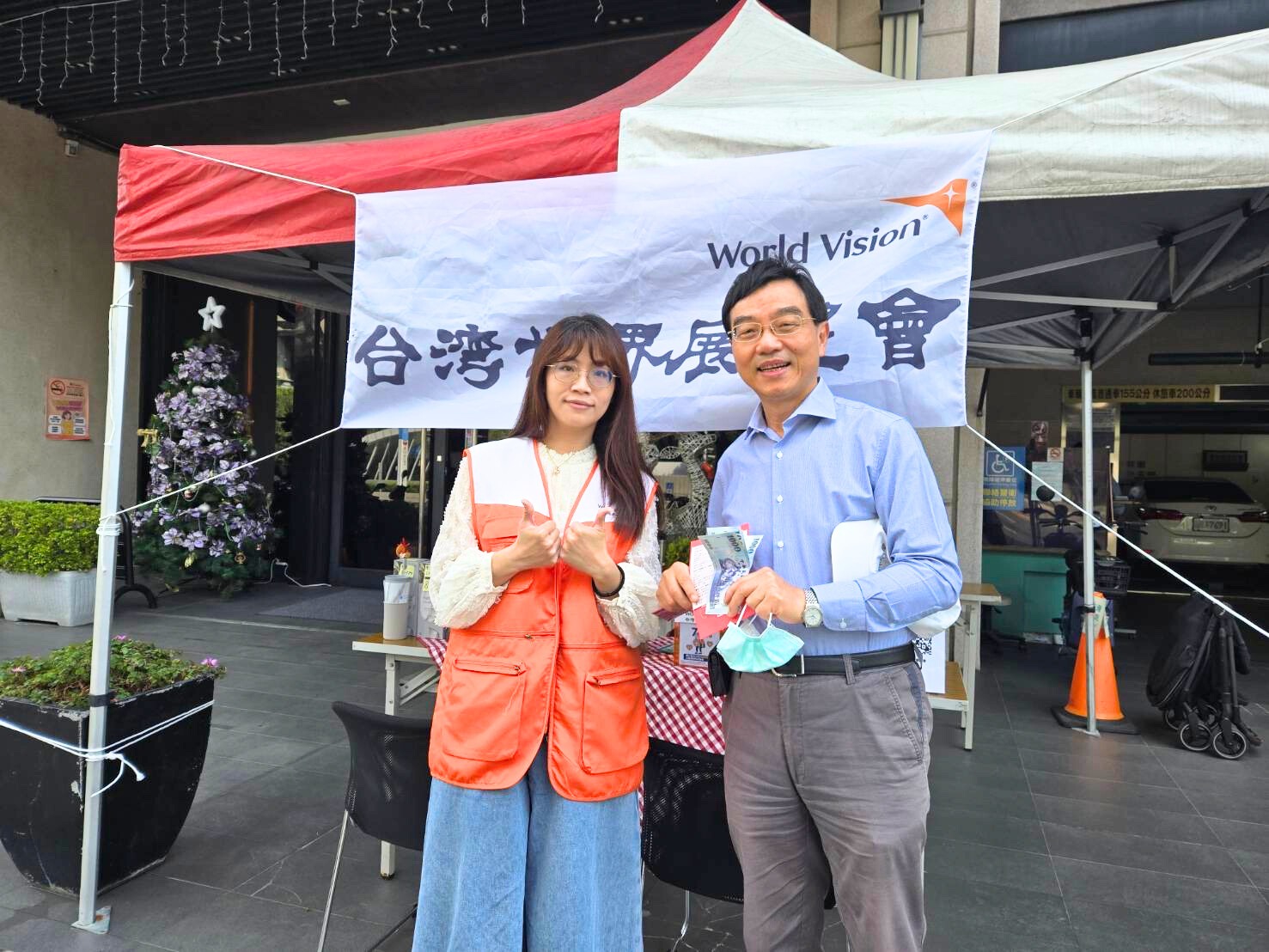 馨蕙馨醫療體系攜手送愛 紅包傳愛助學弱勢兒少