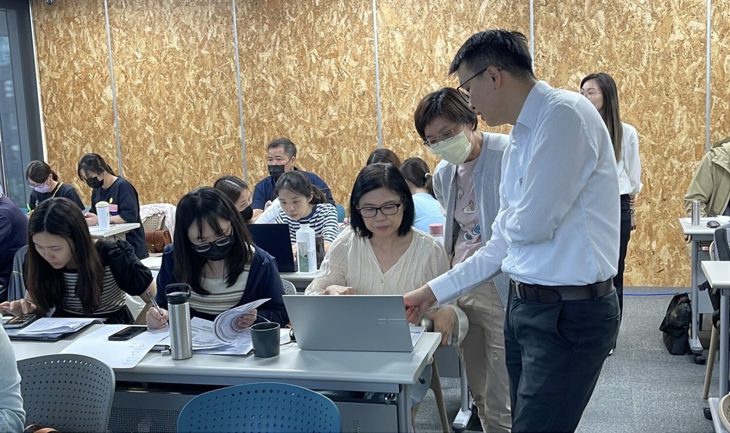 高雄淨零學院推出首本《ISO淨零專書》 同步公布明年第一季證照課程 報名從速