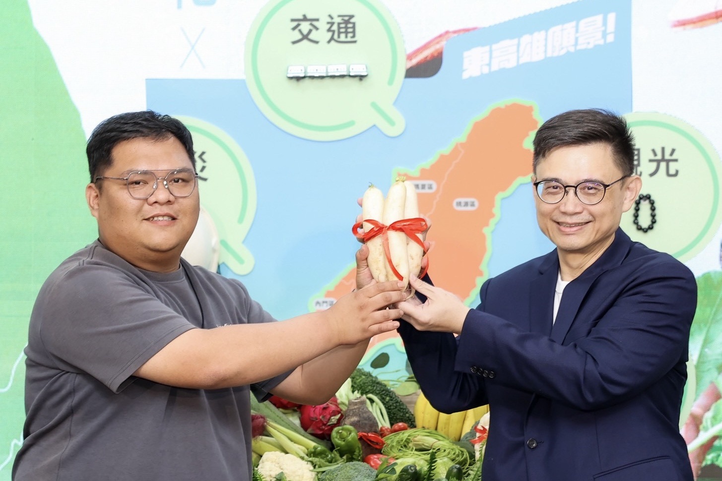 讓高屏溪大河文明再起 曹啟鴻、陳吉仲首次現身高雄!陪同賴瑞隆發表高雄新願景 讓高屏溪大河文明再起 曹啟鴻、陳吉仲首次現身高雄!陪同賴瑞隆發表高雄新願景