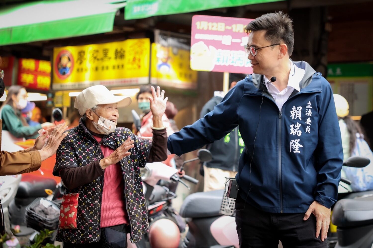 賴瑞隆走進三民、蚵仔寮拚基層　路竹、湖內車隊沿線民眾加油聲不斷