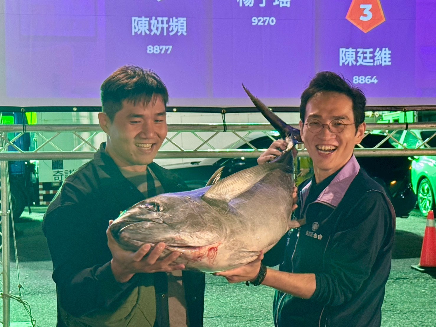 高雄區漁會 「大・鮪・魷・秋」席開111桌 前鎮漁港化身海洋嘉年華 高雄區漁會 「大・鮪・魷・秋」席開111桌 前鎮漁港化身海洋嘉年華