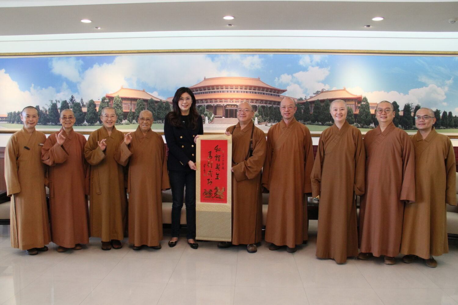 「和諧共生‧馬到成功」 鄭麗文訪佛光山 找到歡喜信心