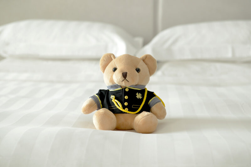 ▲入住高雄漢來限定住房專案，挑戰娃娃機互動體驗，有機會把人氣代言人「漢來熊」帶回家。（圖/高雄漢來大飯店提供）