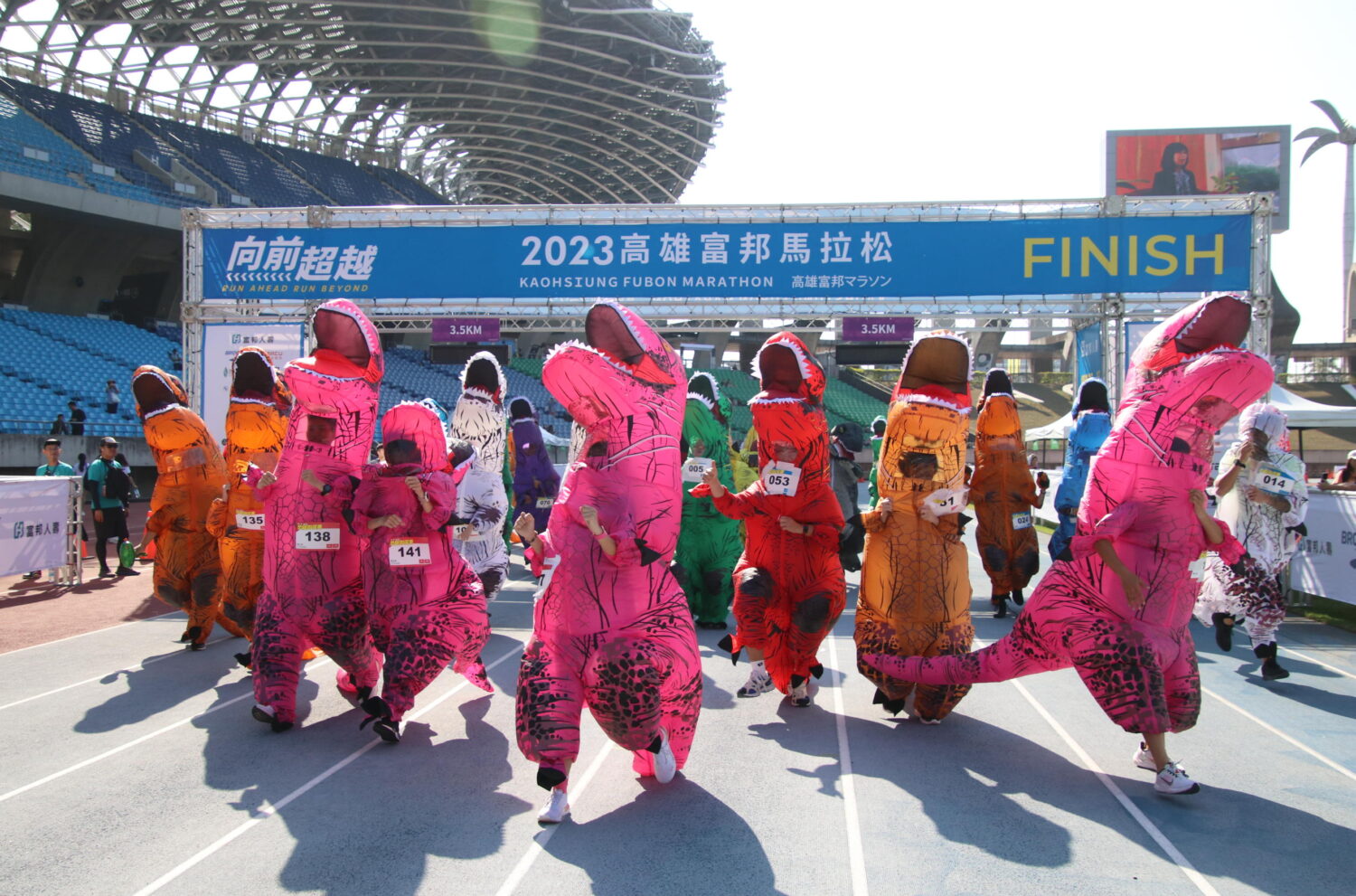 2026高雄富邦馬拉松懶人包十大重點整理 賽事資訊、交通管制、直播觀看、特色補給看這裡