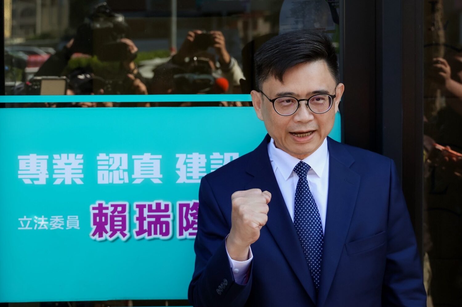 賴瑞隆贏得高雄市長初選 強調【謙卑承擔 團結高雄】