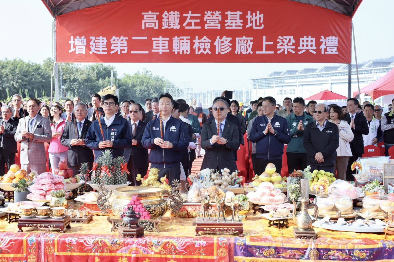 高鐵第二檢修廠上梁 陳其邁：帶動高雄軌道產業升級