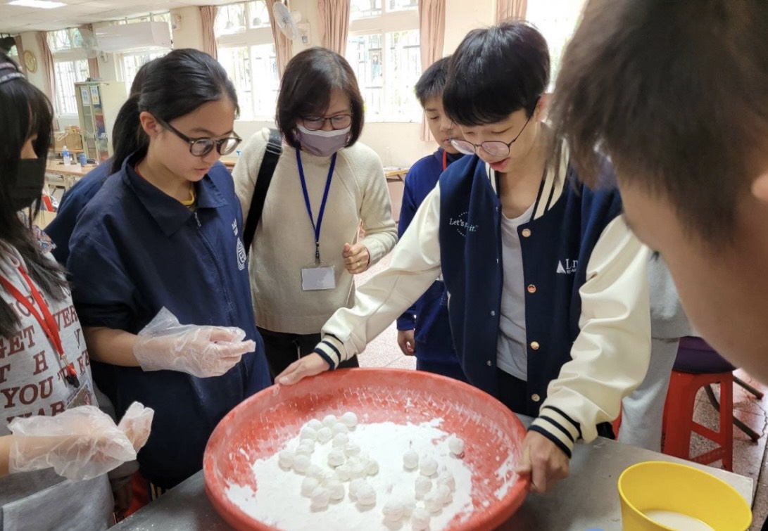 打造寒假「青春不迷惘」之旅  竹市警結合社區宣導法治觀念