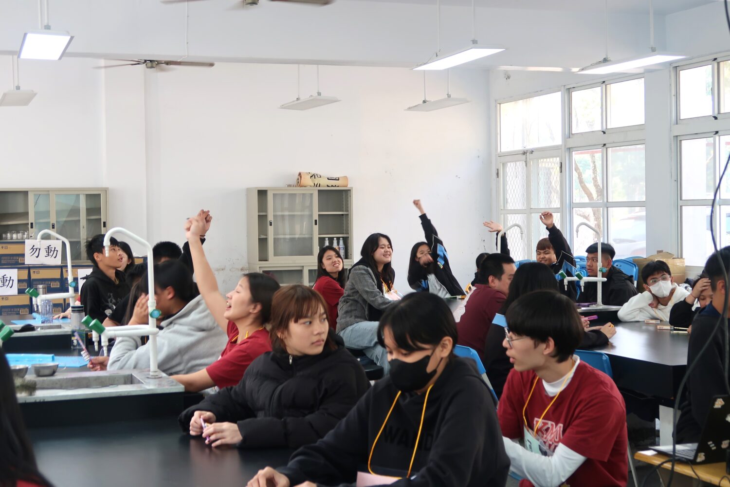 高醫聲樂社偏鄉舉辦音樂營 點亮學子夢想微光 高醫聲樂社偏鄉舉辦音樂營 點亮學子夢想微光