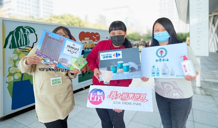 高市圖「開卷書香送好禮」成果亮眼 去年度借書集點兌換近2萬份好禮　公私協力為閱讀持續加溫