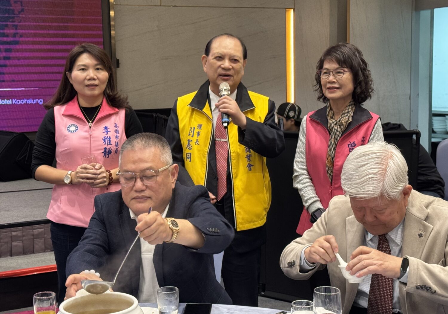 高雄市商業會年終歲尾聚餐 理事長劉憲同宣布：將標售鼓山會館