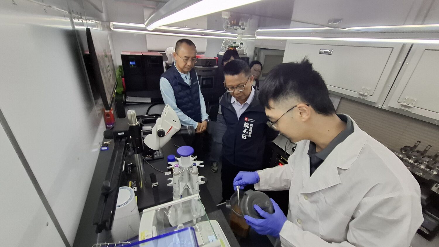 行動質譜車2026首發進駐梓官 提供葉菜快速藥檢 強化產地源頭把關