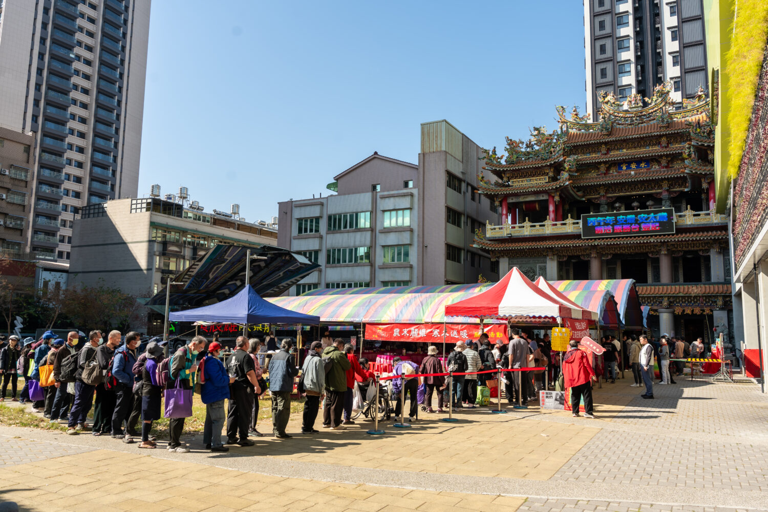 迎馬年送祝福  45桌「幸福馳宴」無家者暨弱勢團體年終尾牙圍爐於水安宮溫暖登場