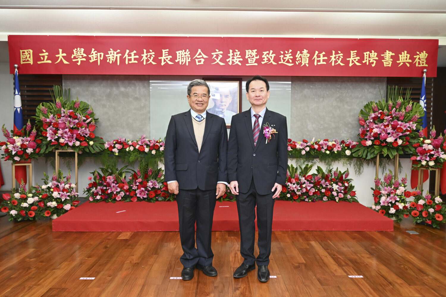 教育部辦理國立大學校長交接  高科大第三任校長吳忠信接受聘書