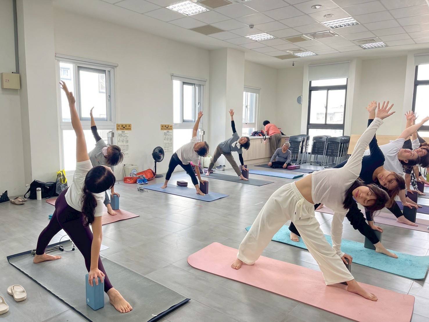 勞工大學「全方位伸展瑜珈」旗山班正式開課 深化東高雄在地學習能量