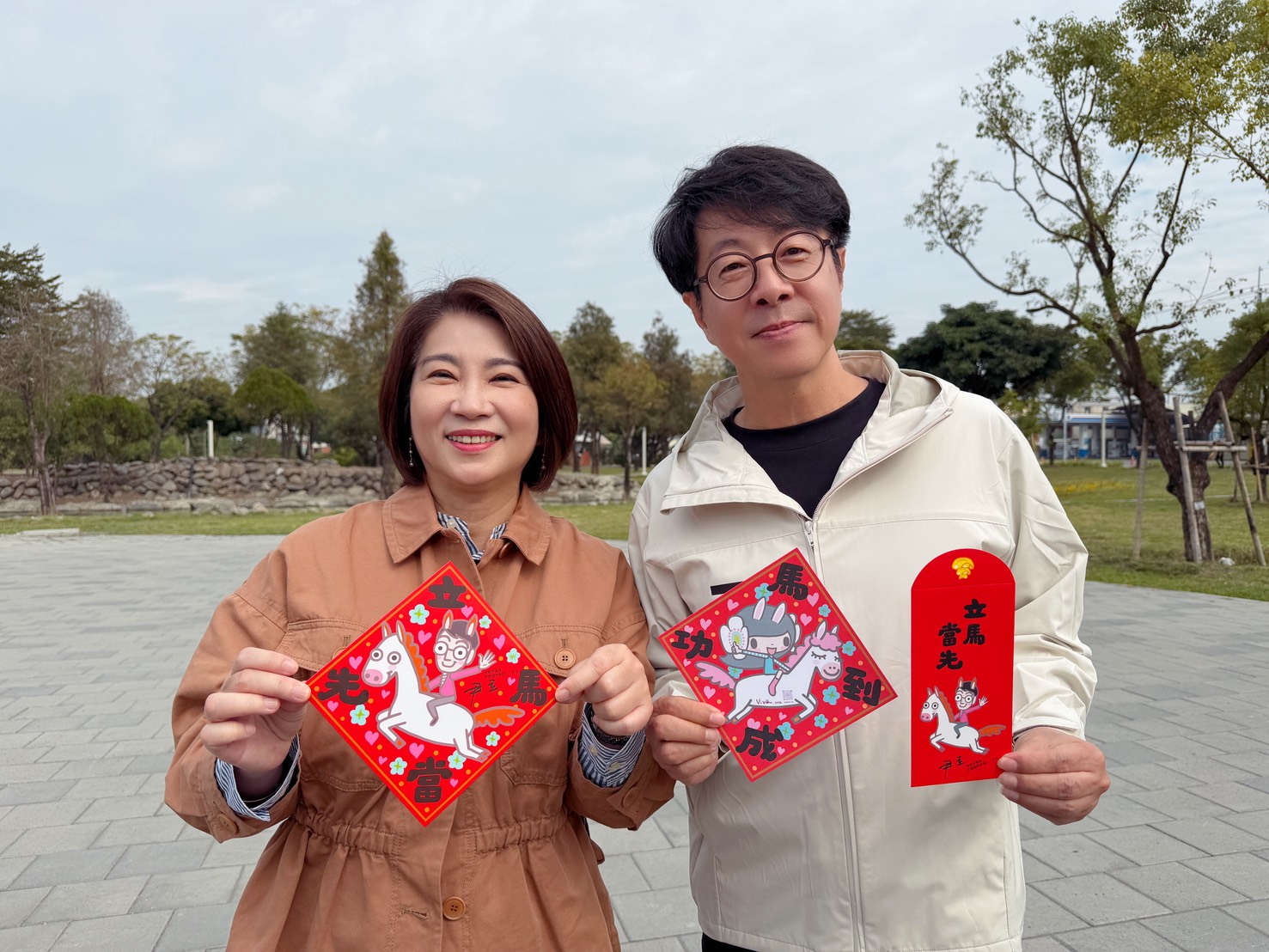 從名片設計到文化治理　 屏東縣長周春米力挺尹立：最有潛力、最有能力的參選人