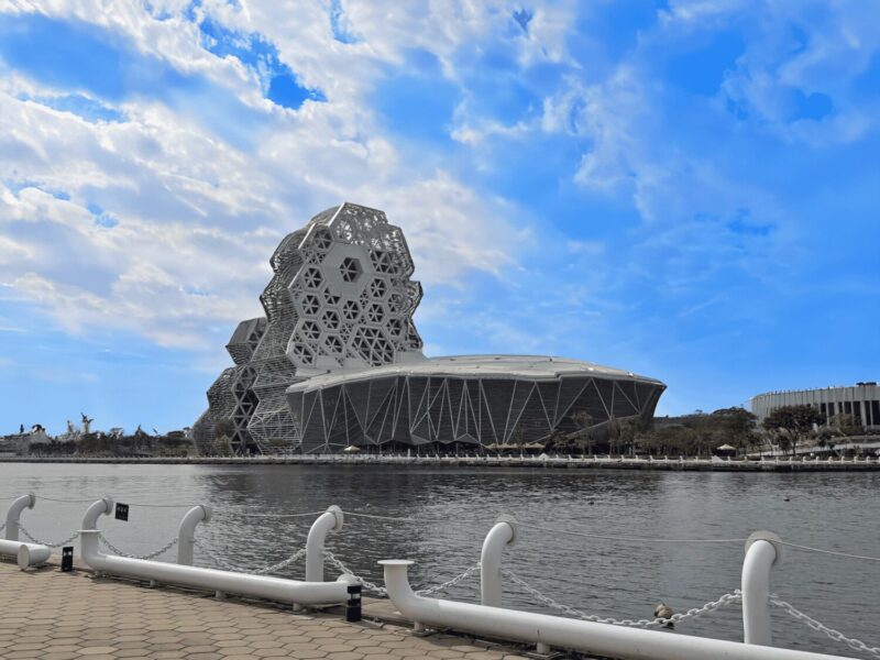 ▲冬日遊樂園2月7日登場，高雄城市旅遊升溫，高雄漢來推免費接駁專車暢遊亞灣區。（圖/高雄漢來大飯店提供）