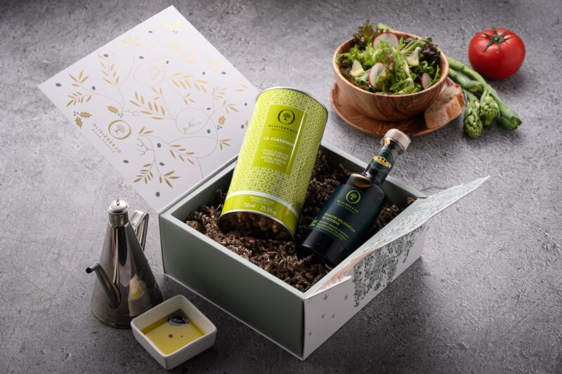 ▲莊園等級熱炒專用橄欖油與摩地納香醋禮盒售價$2,470。(圖/OLIVIERS&CO提供)