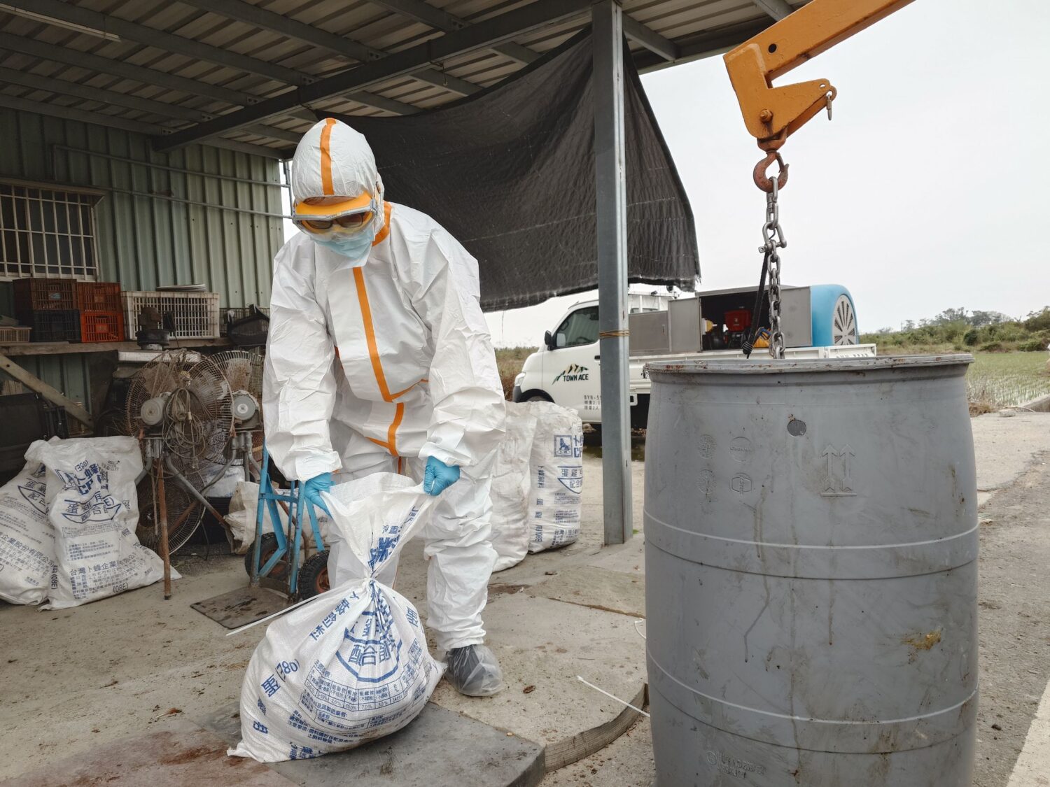 南市蛋雞場確診禽流感  動保處即時處置積極防堵疫情