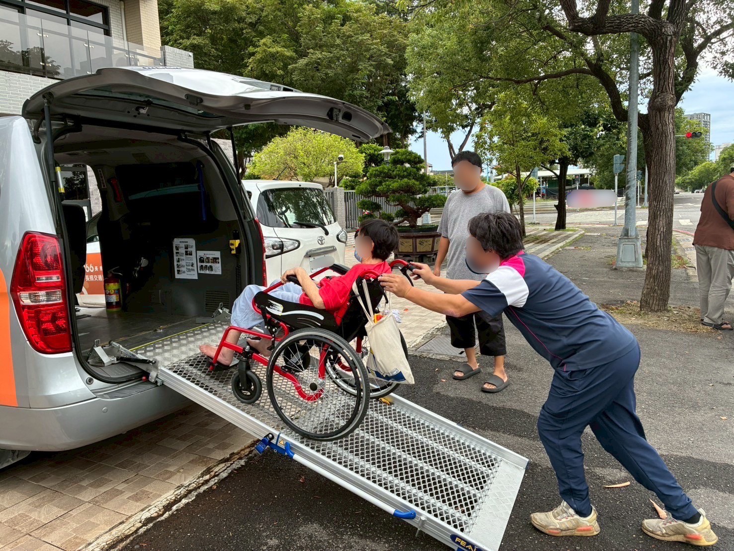 高市長照交通接送服務升級 延長夜間服務就醫更便利