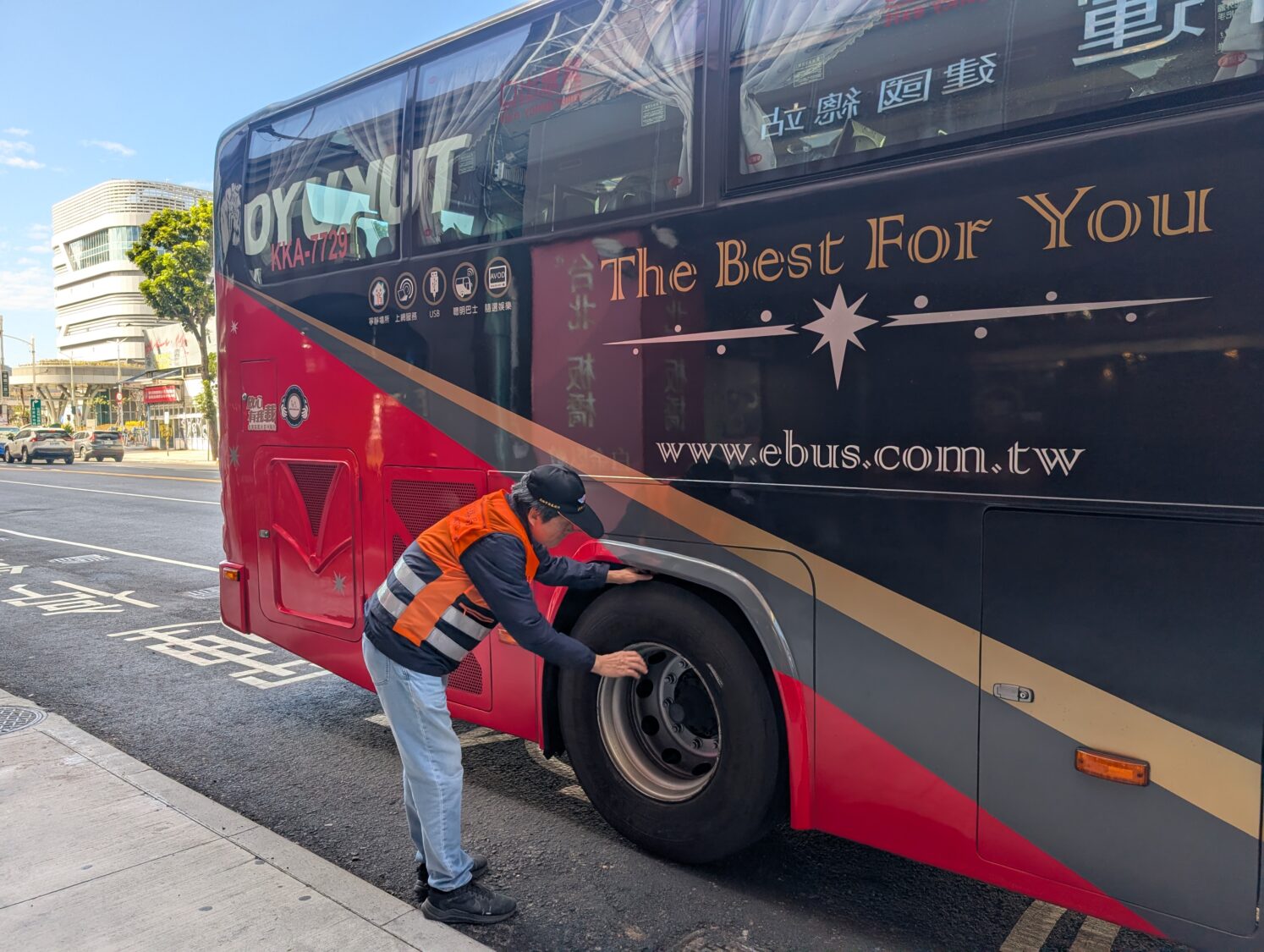 春節連假前夕 高雄市區監理所高雄建國路客運站、疏運安全整備
