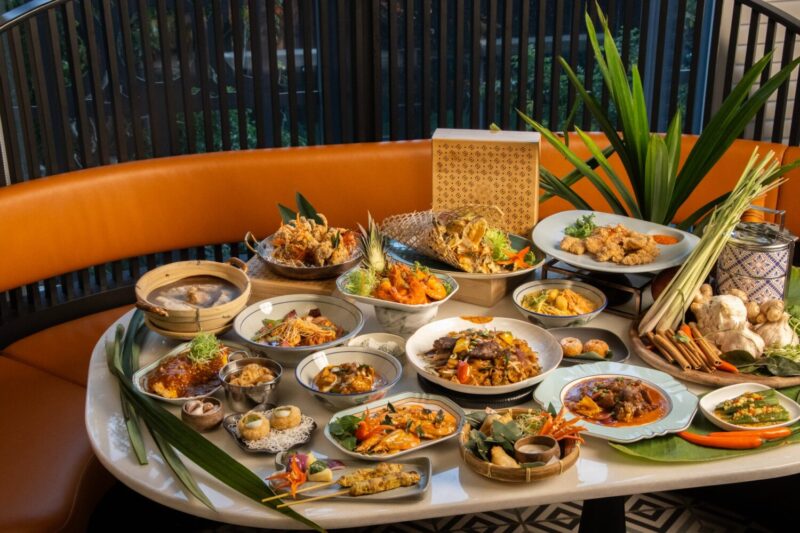 ▲HAWKER 好客南洋餐廳的文化策展,結合即將熱鬧展開的城市活動,為賓客策劃一日南洋生活體驗。(圖/高雄洲際酒店提供)