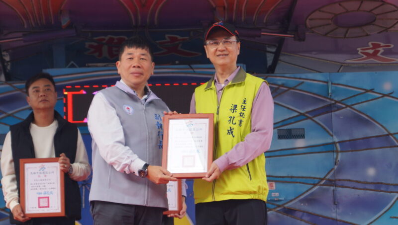 歲末送暖情！中油石化事業部義捐洗衣精　家家戶戶快樂迎新年