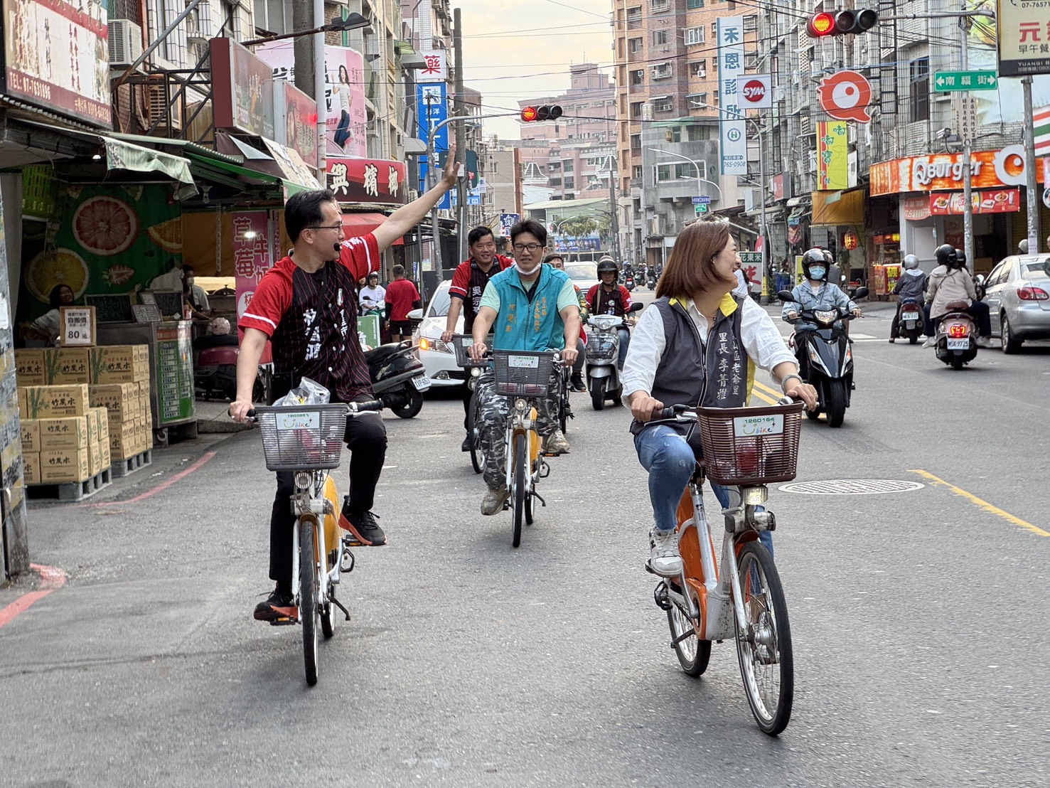 林智鴻低碳選舉,用腳踏車深入巷弄 創造200公里選戰「騎」蹟! 林智鴻低碳選舉,用腳踏車深入巷弄 創造200公里選戰「騎」蹟!