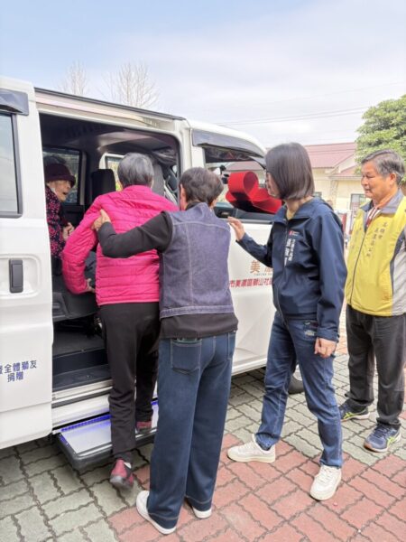 華南獅子會捐贈幸福共享高雄GO專車 助力偏鄉交通再升級