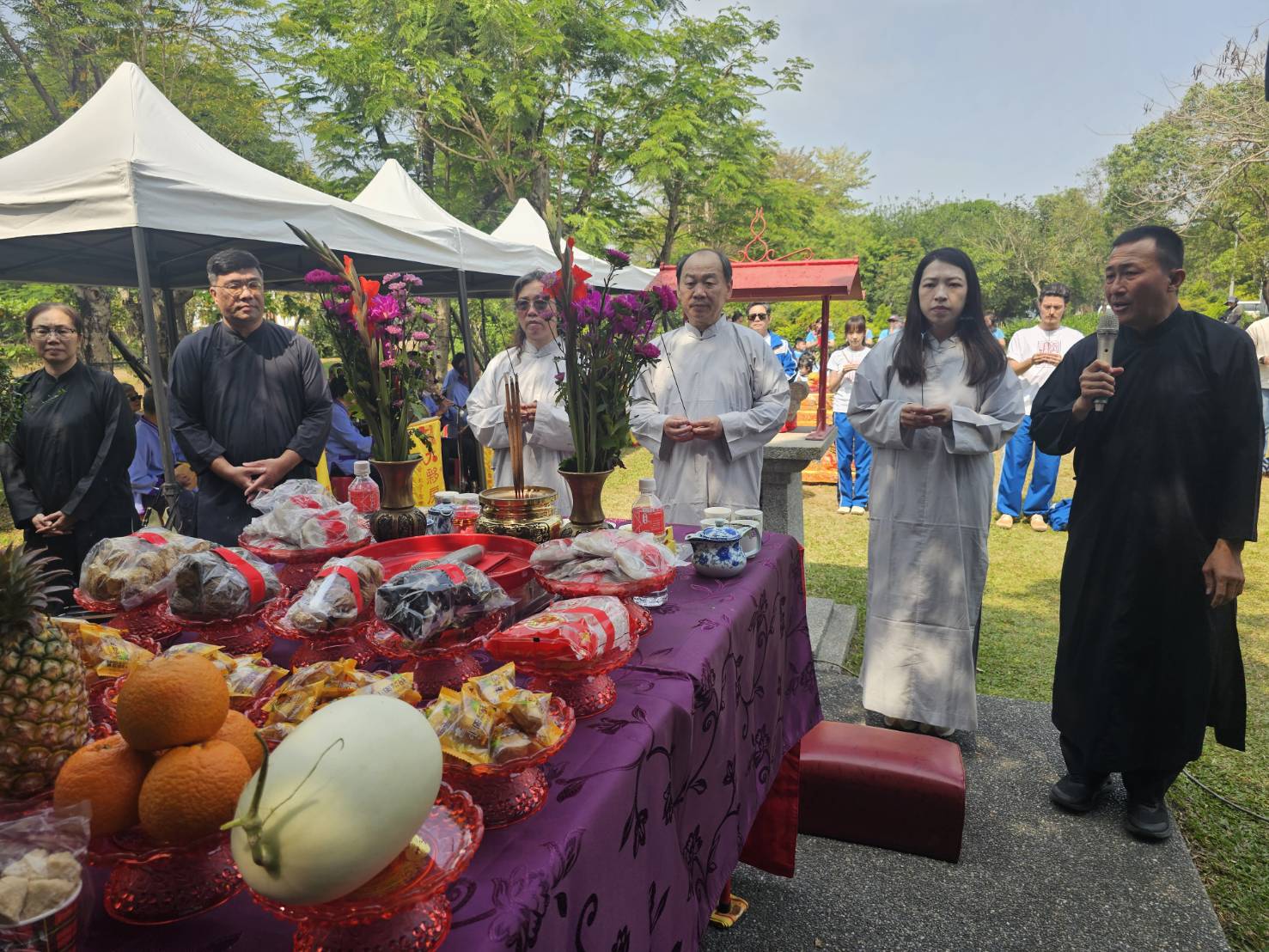 六堆園區歡慶伯公生蓋鬧熱 打八音疊盤花 湖畔千人野餐 六堆園區歡慶伯公生蓋鬧熱 打八音疊盤花 湖畔千人野餐