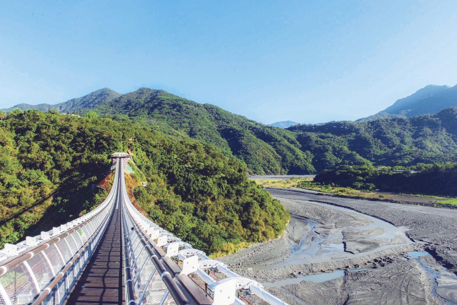 「天琴座流星雨」4/18閃耀屏東 山川琉璃吊橋首度夜開　打造全台唯一吊橋觀星體驗