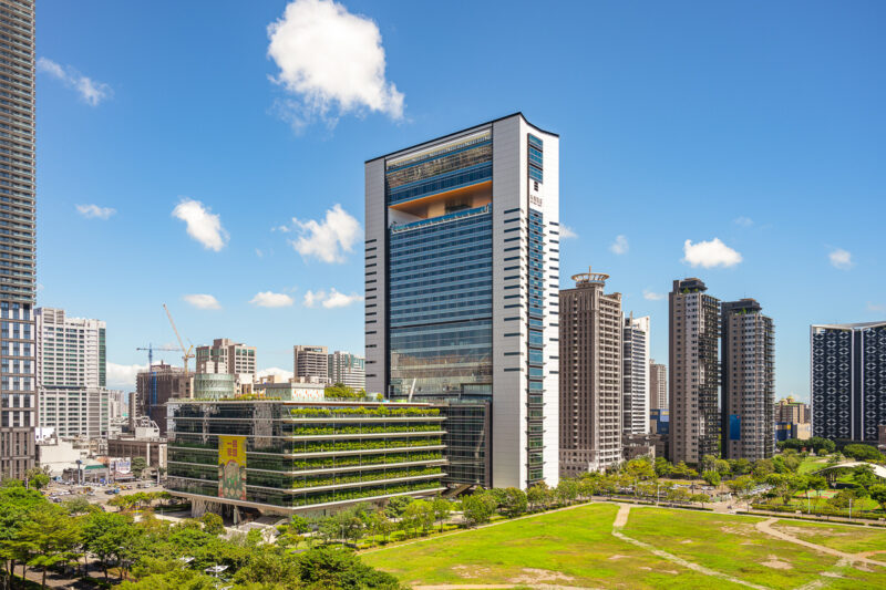 ▲承億集團旗下「承億酒店」為全亞洲唯一與圖書館共構的國際五星級酒店。（圖/高雄承億酒店提供）