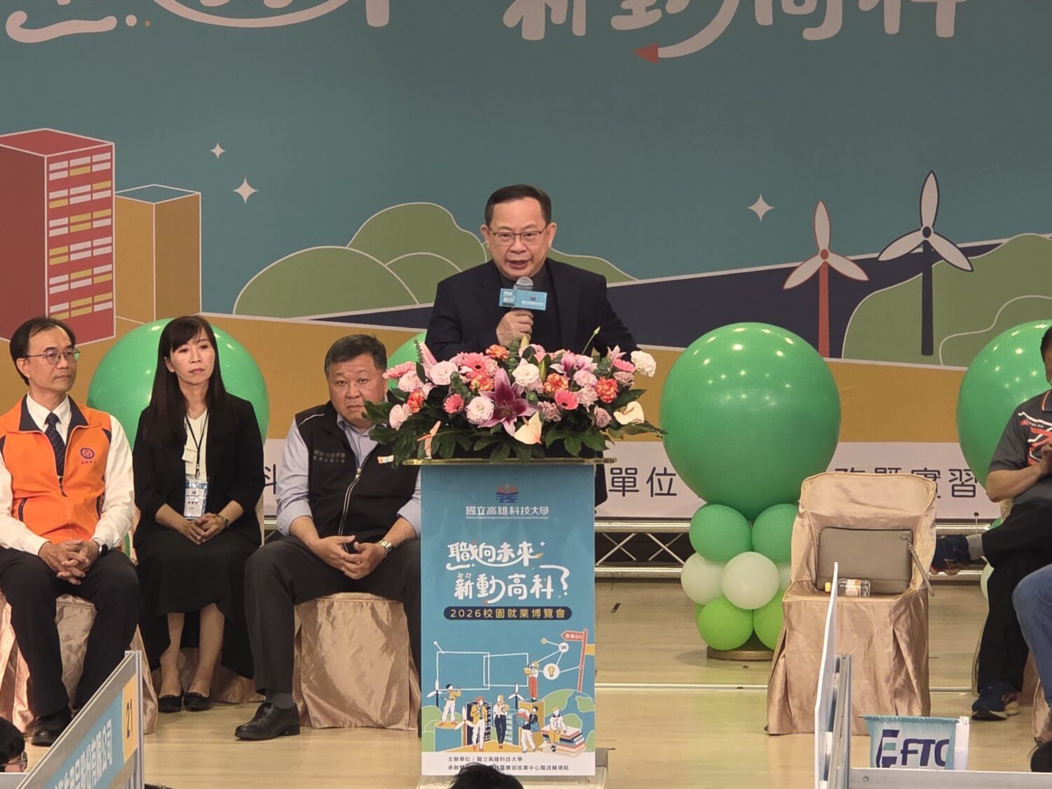 高科大建工校區舉辦就博會 逾百家企業釋出職缺　半導體年薪上看百萬