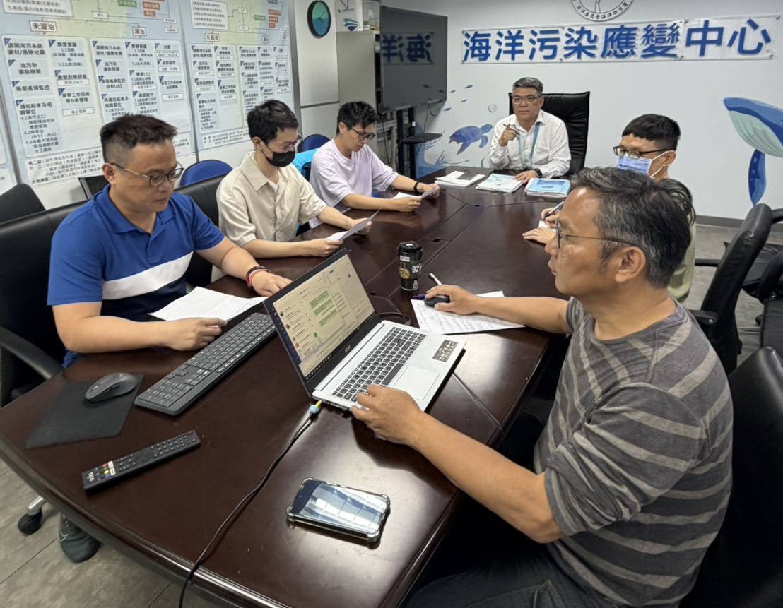 海軍反潛機副油箱誤觸落海 海保署緊急啟動科技監控與應變作業