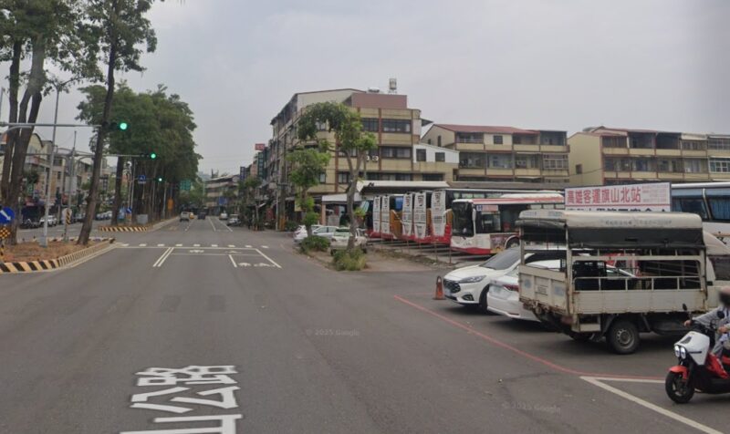 旗山區延平一路人行道改善完工 轉運串聯暢行老街