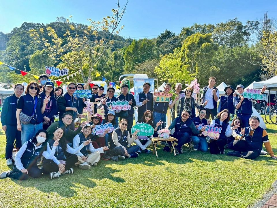 桃園市植樹節打造珍稀植物復育基地　首辦國產材課桌椅展示