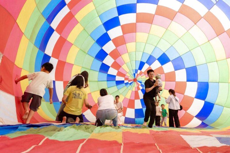 10米熱氣球現身新埤貓頭鷹共融公園! 屏縣府春分嘉年華打造戶外派對 吸引親子打卡