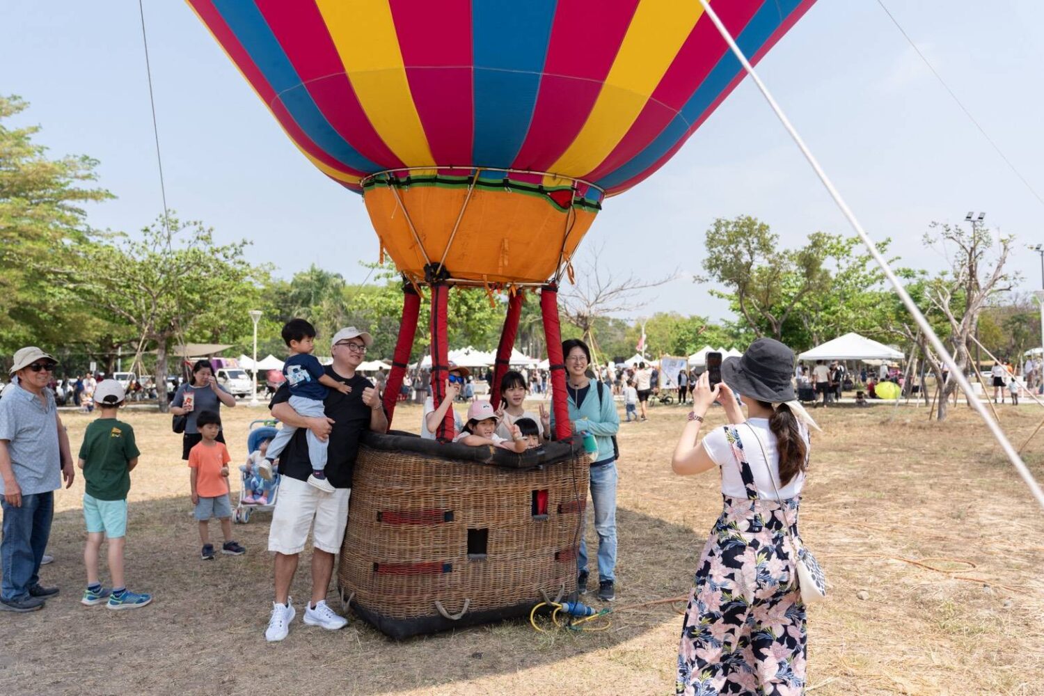 10米熱氣球現身新埤貓頭鷹共融公園! 屏縣府春分嘉年華打造戶外派對 吸引親子打卡