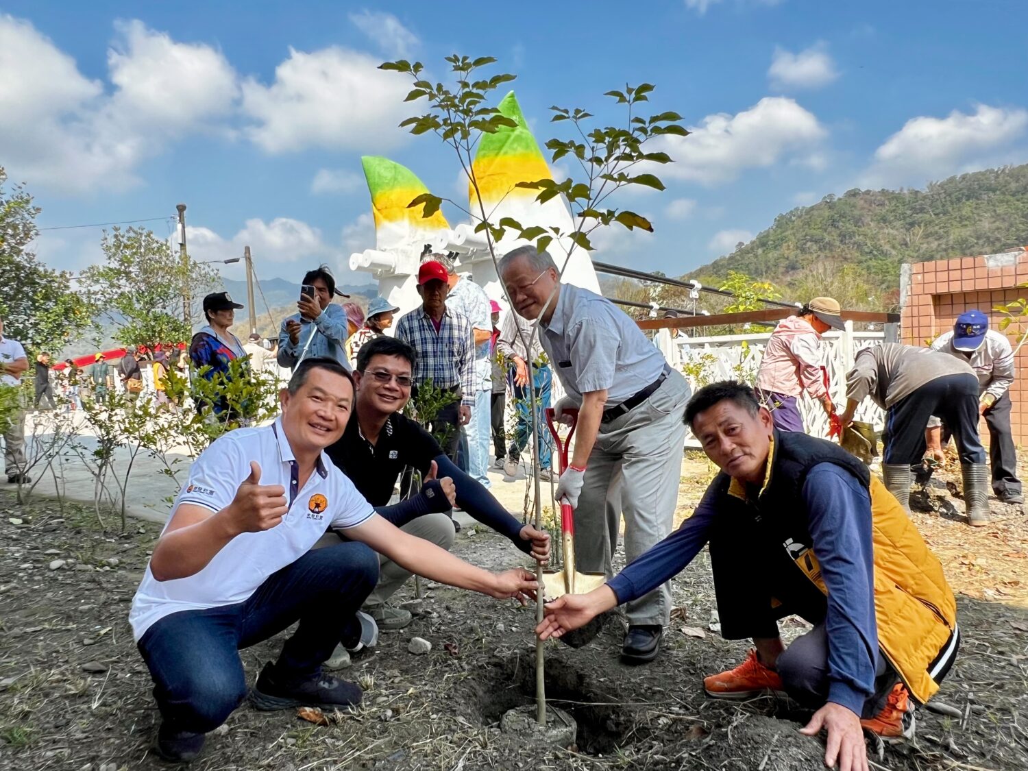 響應植樹節！茂管處攜手育幼院與新發居民，共植希望種子