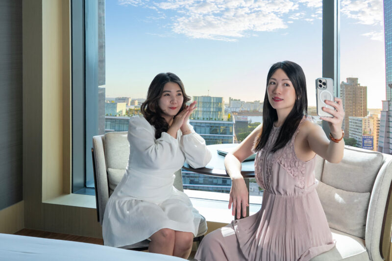 ▲春季限定高鐵聯票專案《必訪！美拍打卡熱點》，入住港灣海景套房，還可享限時動態打卡精選禮品。（圖/高雄洲際酒店提供）