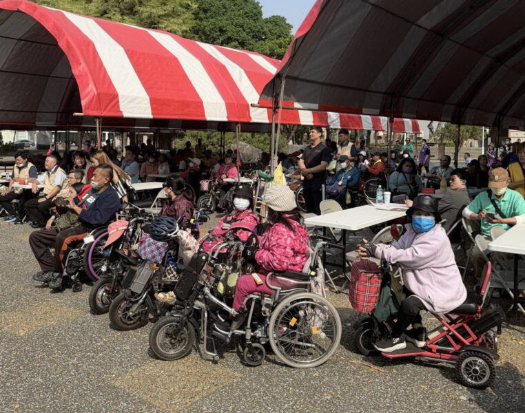 愛你愛妳——愛要及時在一起 永三慈善會凝聚志工與社會資源 公益活動陪伴弱勢族群