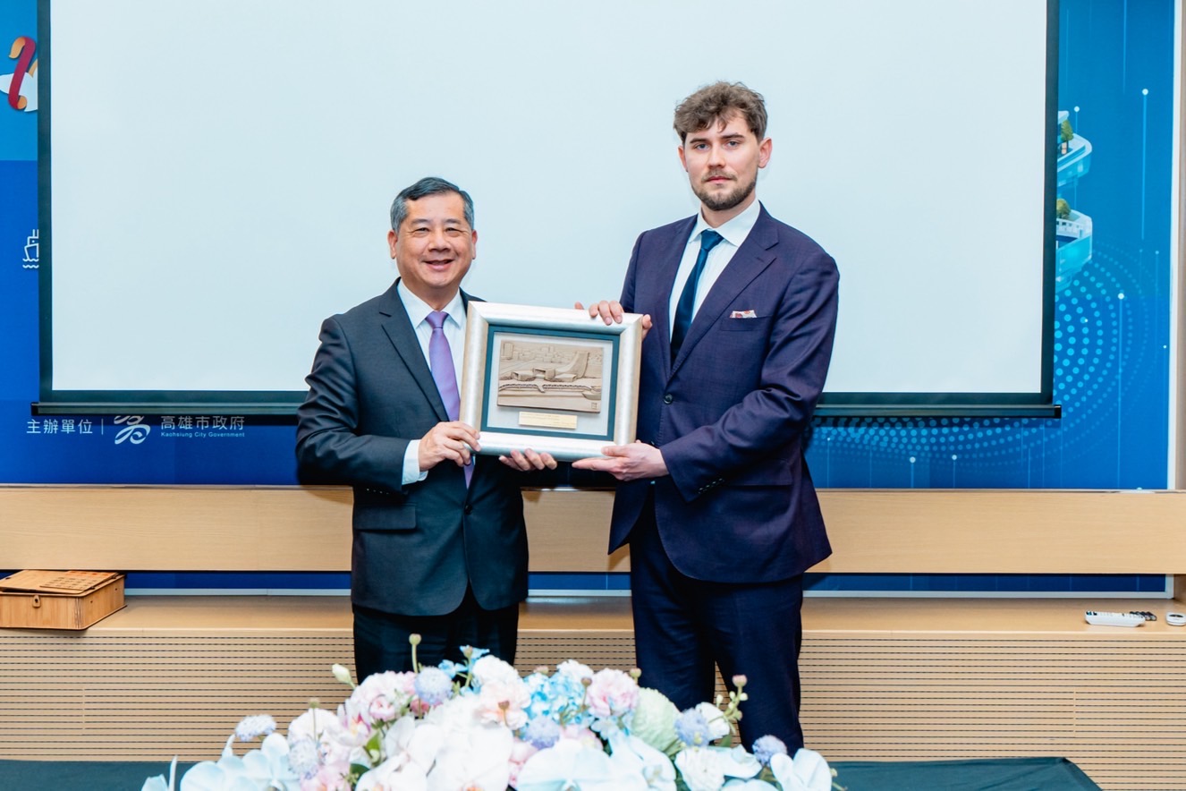 高雄港與波蘭格丁尼亞港簽署合作備忘錄（MOU)