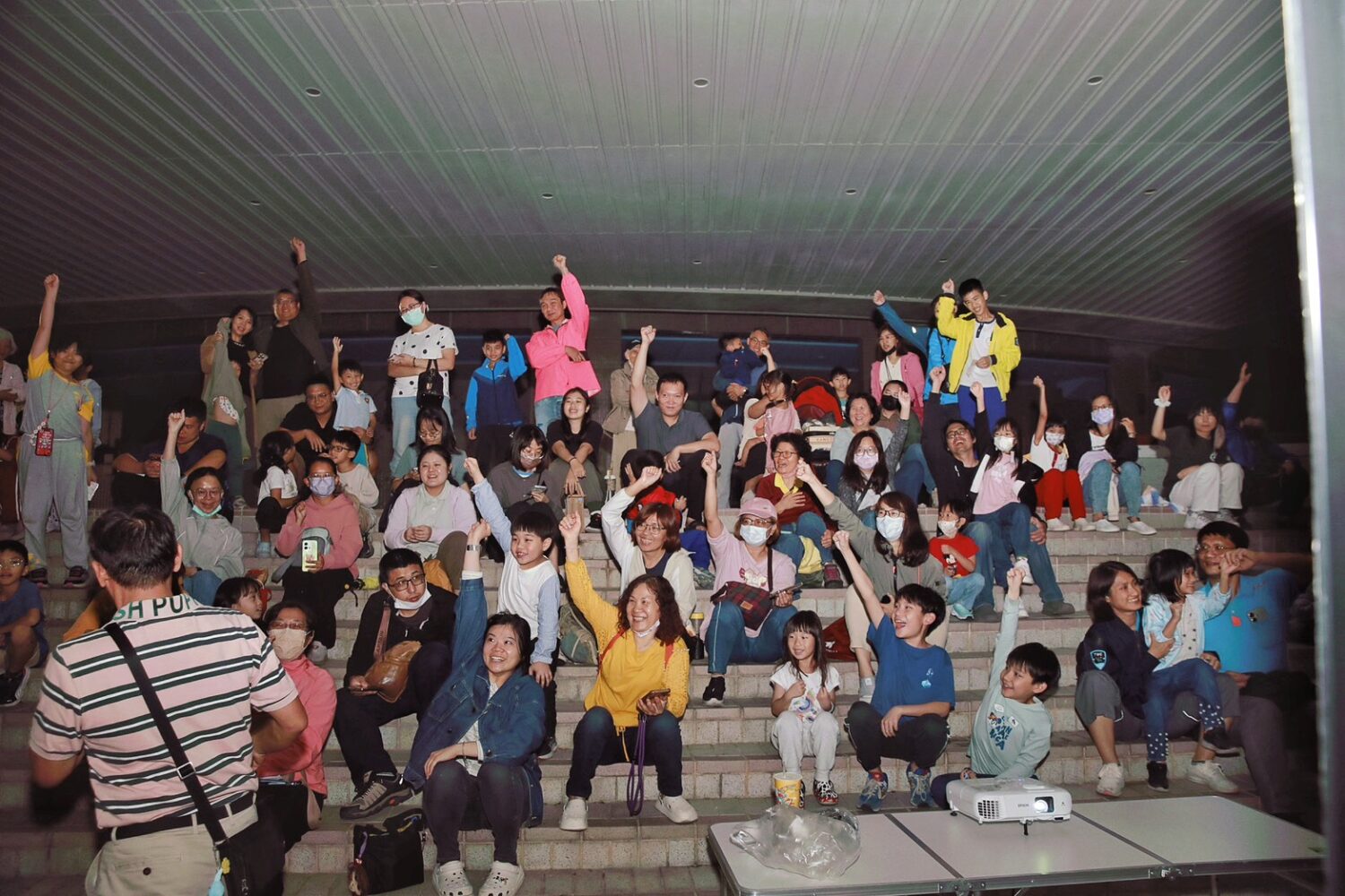 屏東「月全食SOLO之夜」 五地連線撥雲見月 驚艷全台