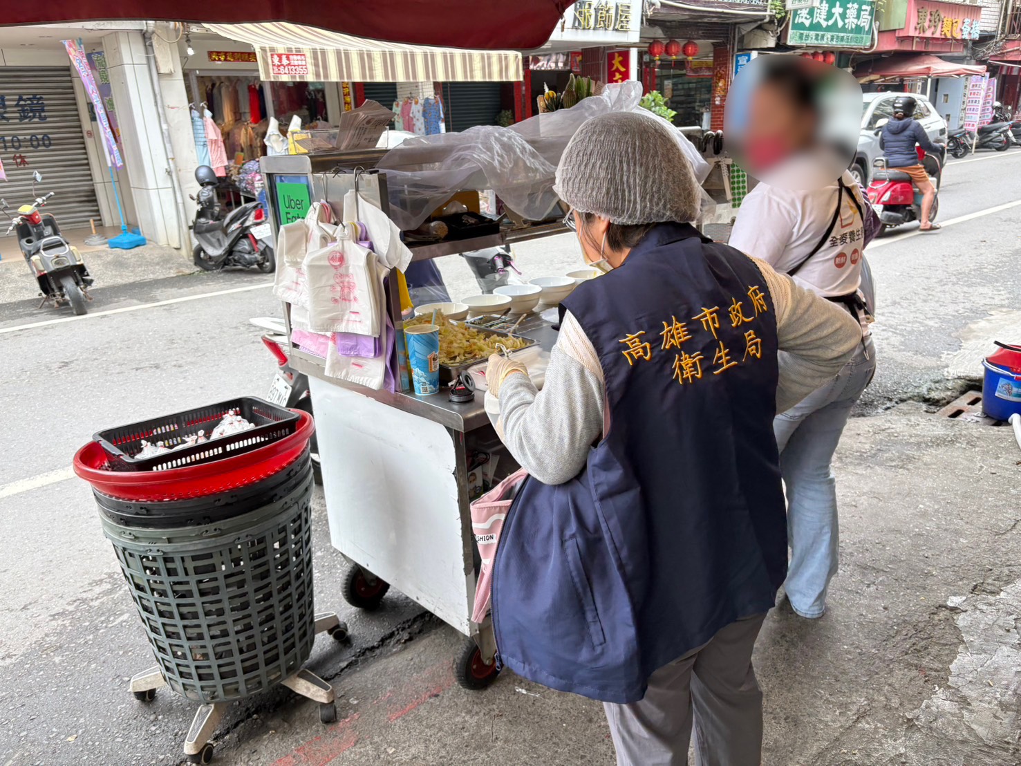 高雄市衛生局專案抽檢41件兒童清明連假應景食品1件糖果違規合格率達97.6%