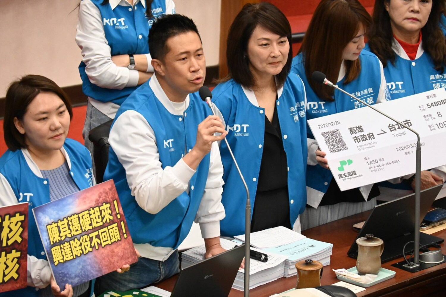 鍾易仲議員勸陳其邁2028勇敢挑戰賴清德，他急得跳針反質詢