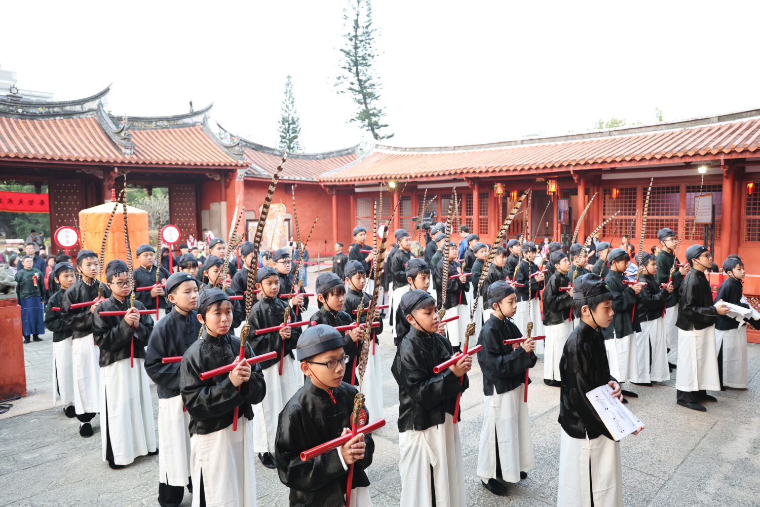 春祭大成至聖先師孔子釋奠典禮登場 黃偉哲率各界循古禮展現文化底蘊
