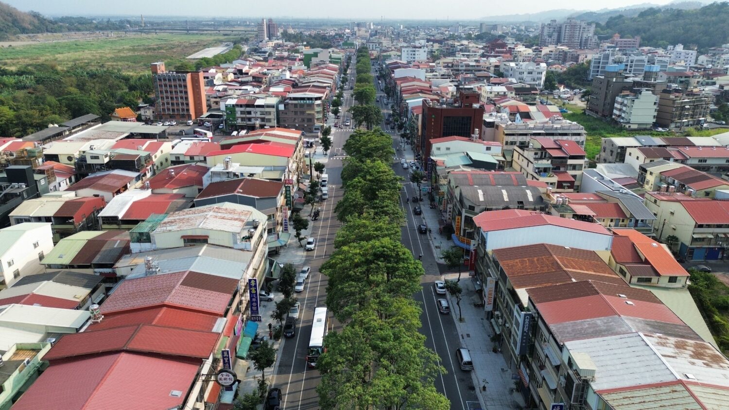 旗山區延平一路人行道改善完工 轉運串聯暢行老街