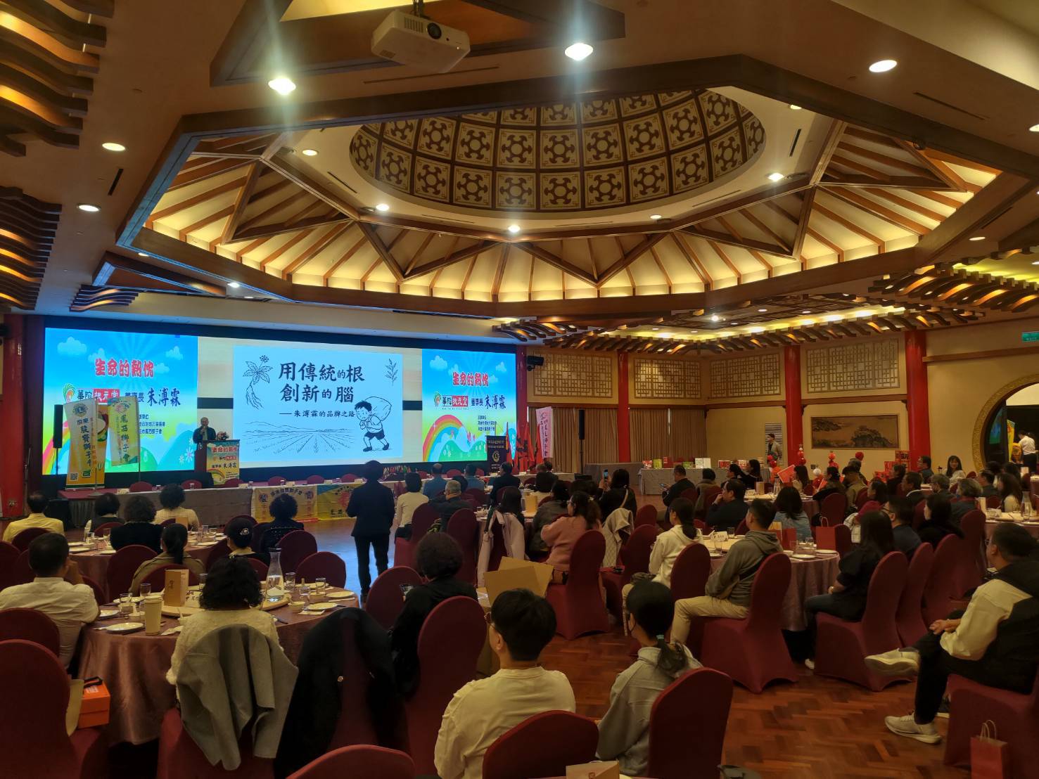 「真正推動人生前進的，從來不是成功，而是心中不熄的熱忱。」 朱溥霖公益演講：熱忱比成功更有力量