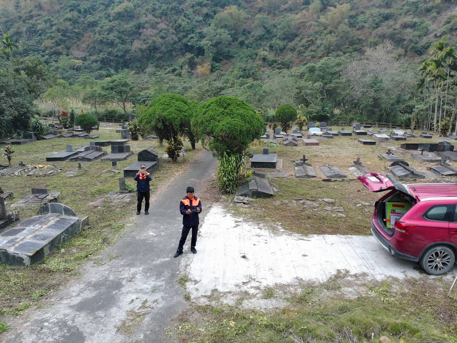 茂林消防隊出動無人機鷹眼監測  守護清明祭祖平安
