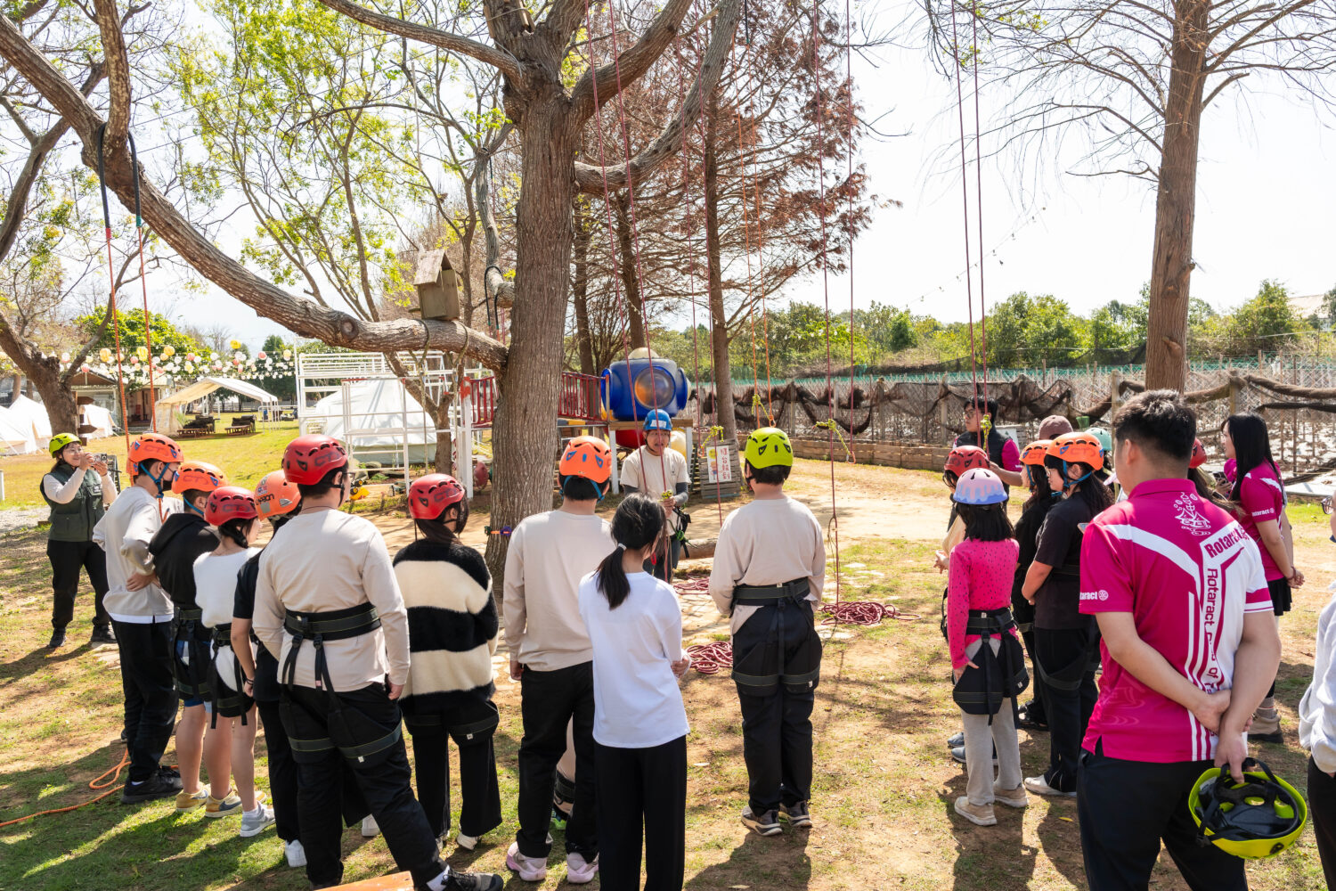 台中扶青社「與你一起長高的勇氣」攀樹體驗活動 陪伴家扶與創路學園孩子走入自然、勇敢突破自我