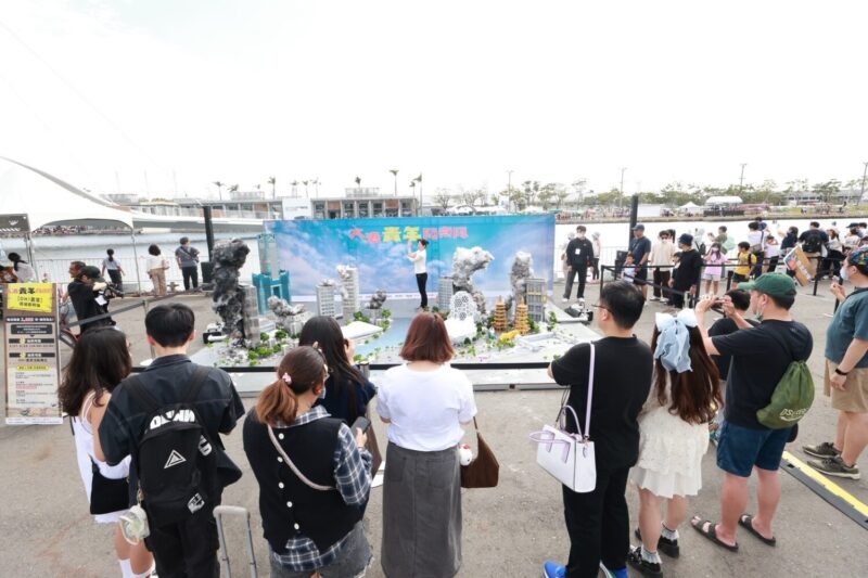 高雄「大港青年防衛隊」兩日湧入8萬人次 「特攝微縮城市」好評加碼　將移展高捷中央公園站延續熱潮